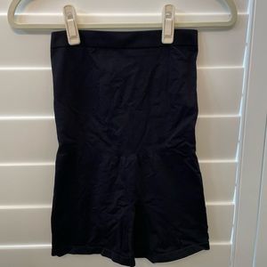 BLANQI MATERNITY LEGGING SHORTS